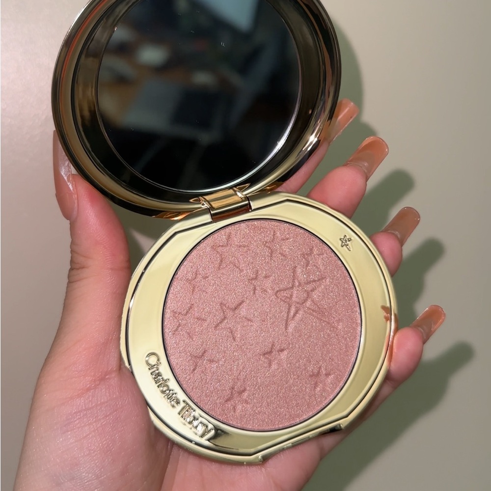 Charlotte Tilbury Glow Glide Face Architect Highlighter - Pillow Talk